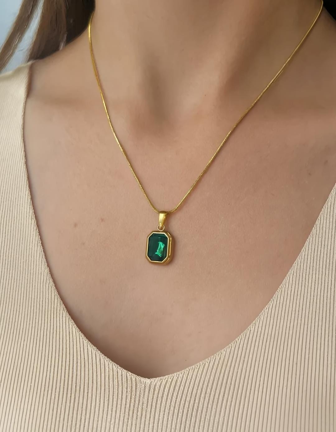 Heritage Emerald Pendant Necklace