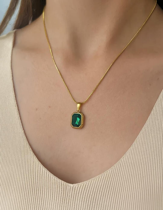 Heritage Emerald Pendant Necklace