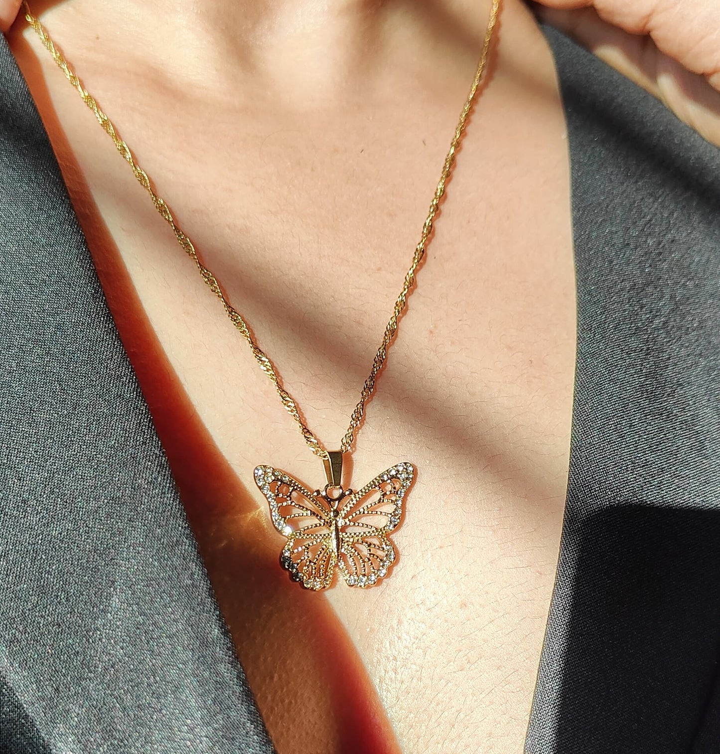 The Mariposa Filigree Pendant necklace