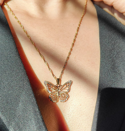 The Mariposa Filigree Pendant necklace