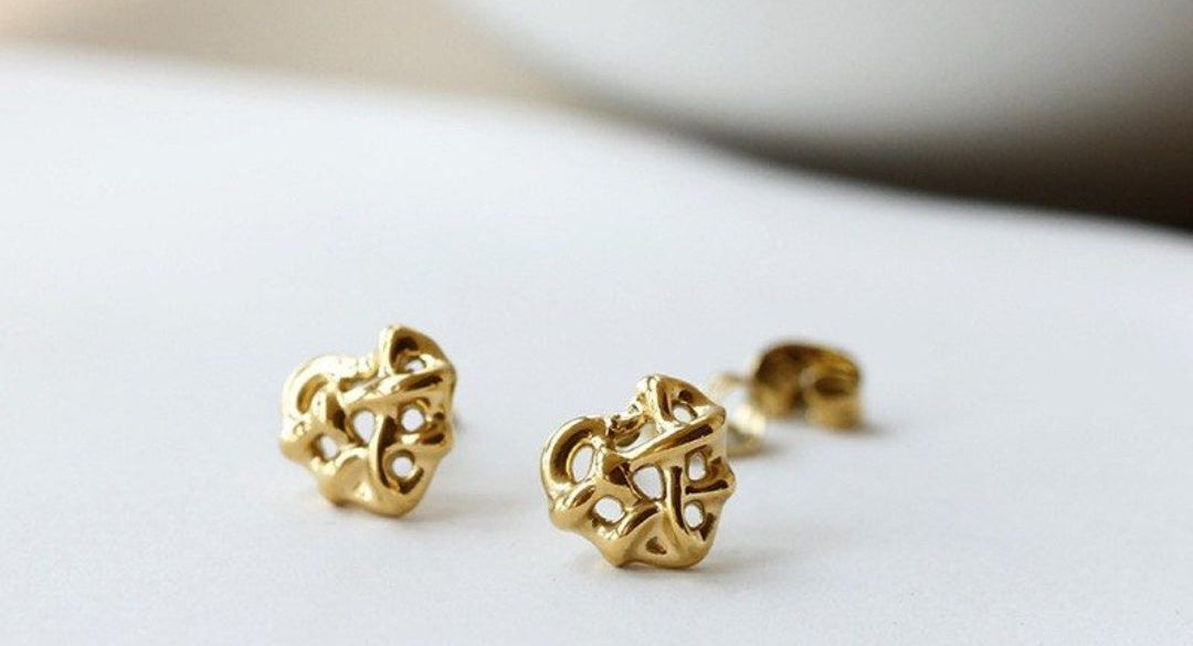 Heart waffle stud earrings