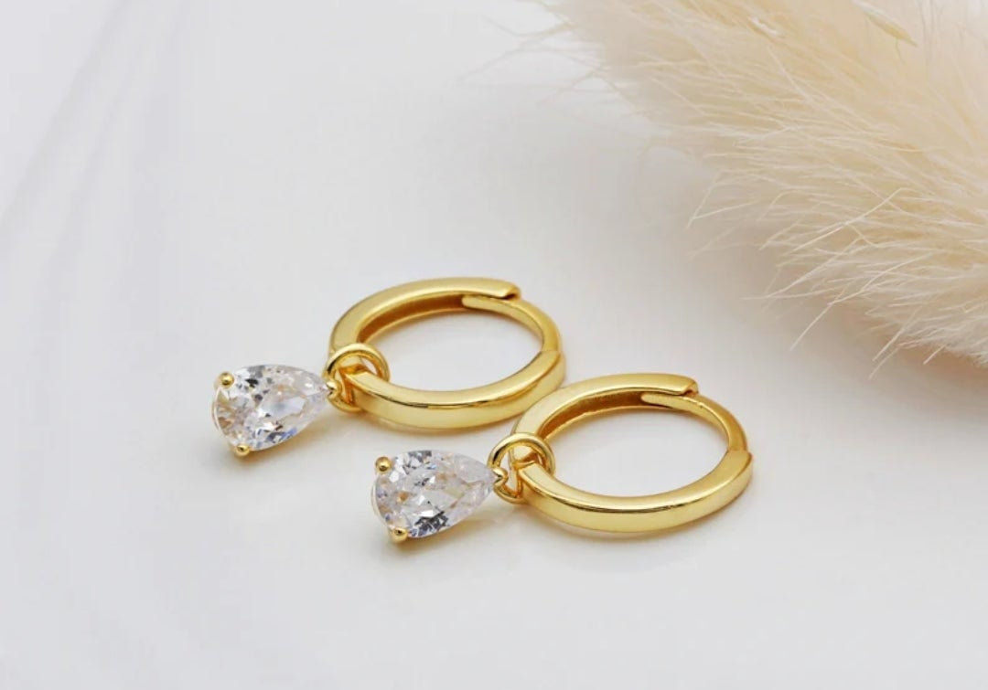 Éclat Teardrop Hoop Earrings