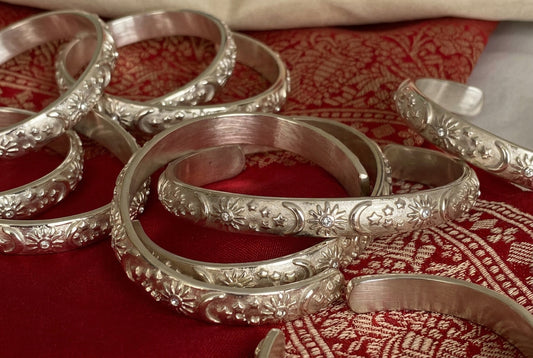Gulbahar Engraved Silver Bangle bracelet