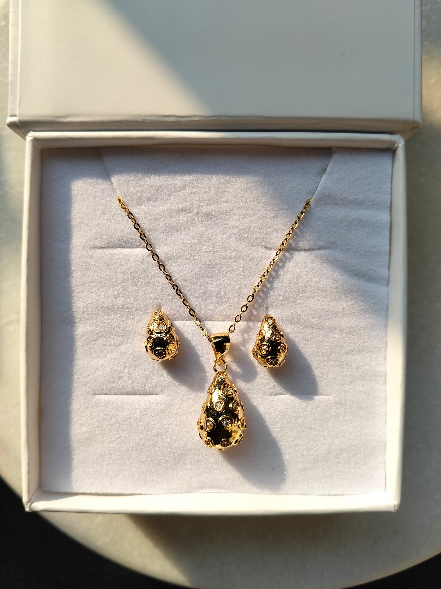 Chandni Drop necklace and earrings set