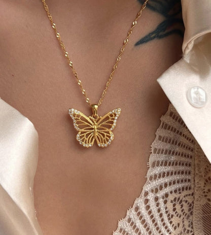 The Mariposa Filigree Pendant necklace