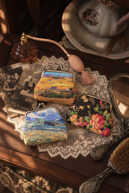 The Artful Vintage Kiss-Lock Coin Purse